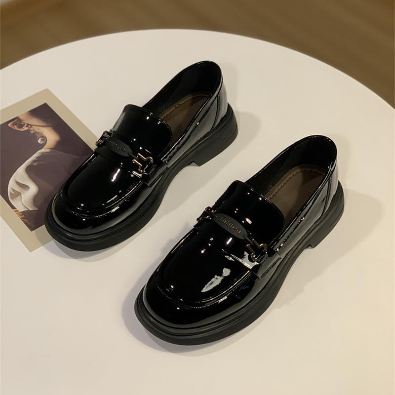 年春季新款英伦风小皮鞋平底漆皮乐福鞋女鞋子金属扣软底单鞋