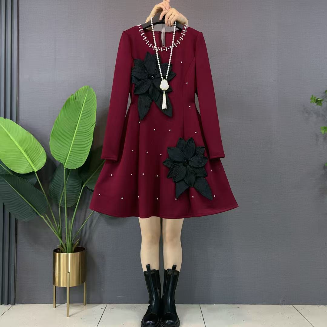 欧货新款时尚高级感重工钉珠花朵宽松显瘦百搭重工花朵洋气连衣裙