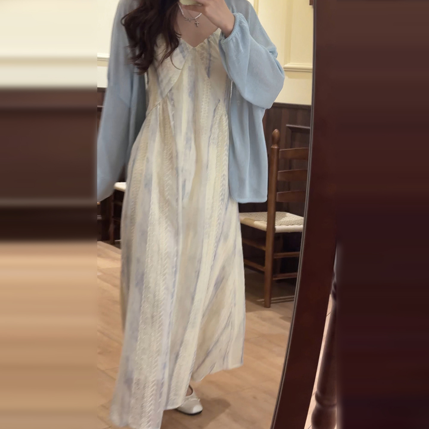 2025新款夏天巨好看v领吊带连衣裙子夏季海边度假小个子长裙4831