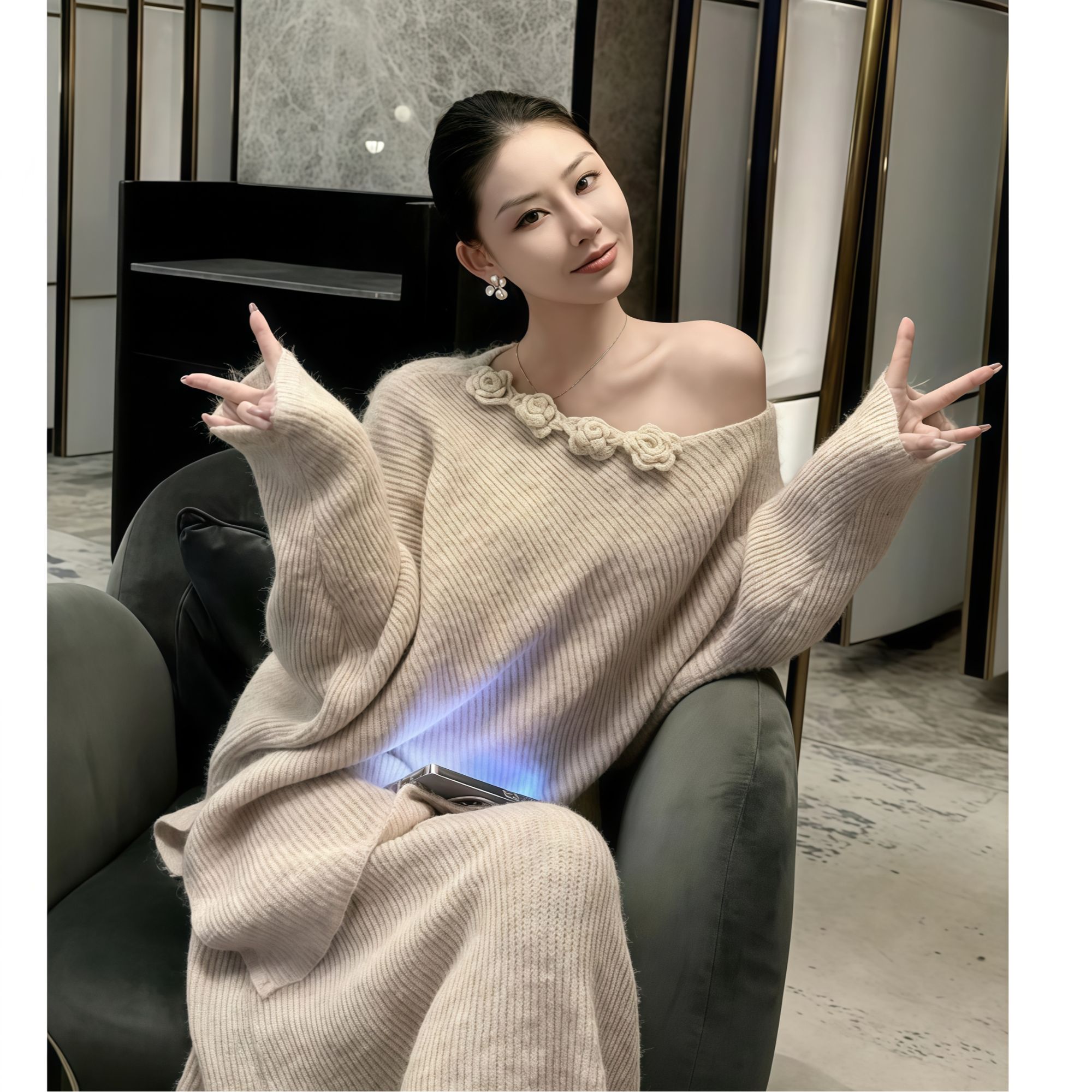 2025秋季爆款独特超好看气质名媛高级感米白色斜肩上衣半身裙套装