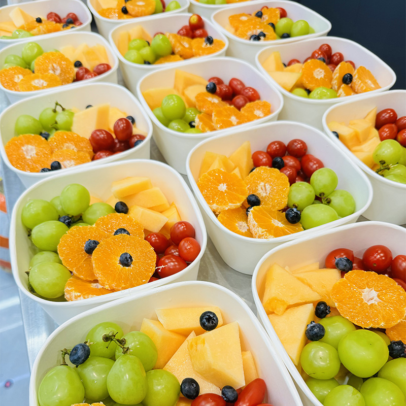 一次性餐盒白色牛皮纸正方形果切盒水果打包盒简约多功能沙拉碗