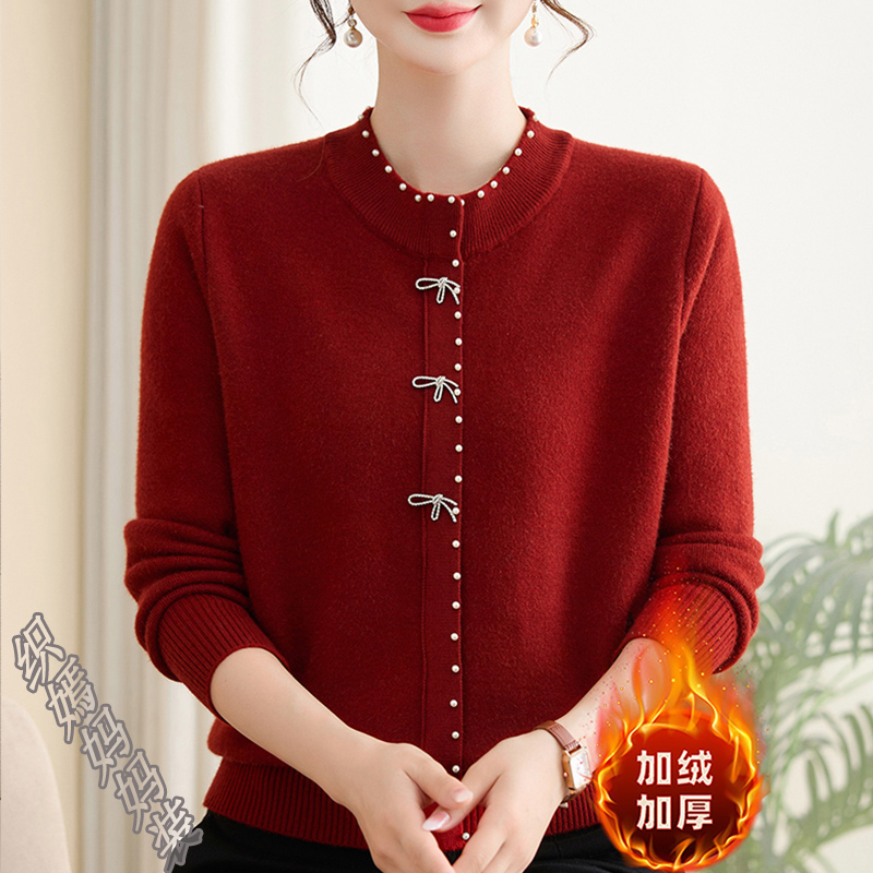 妈妈冬装新款加绒加厚针织打底衫2025中老年女装时尚一体绒毛衣