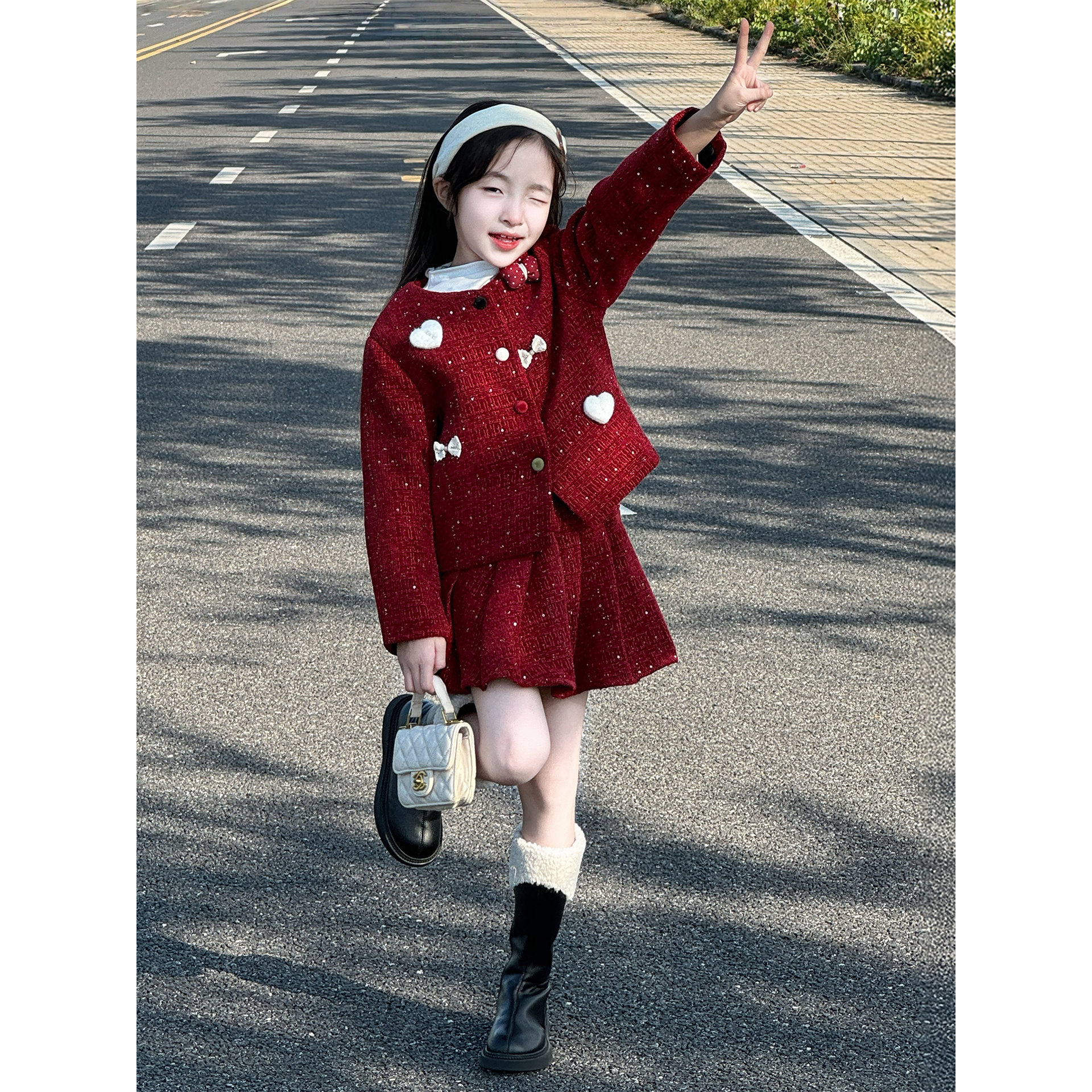 女童过年衣服洋气套装2026新款女孩红色小香风拜年服儿童新年服装