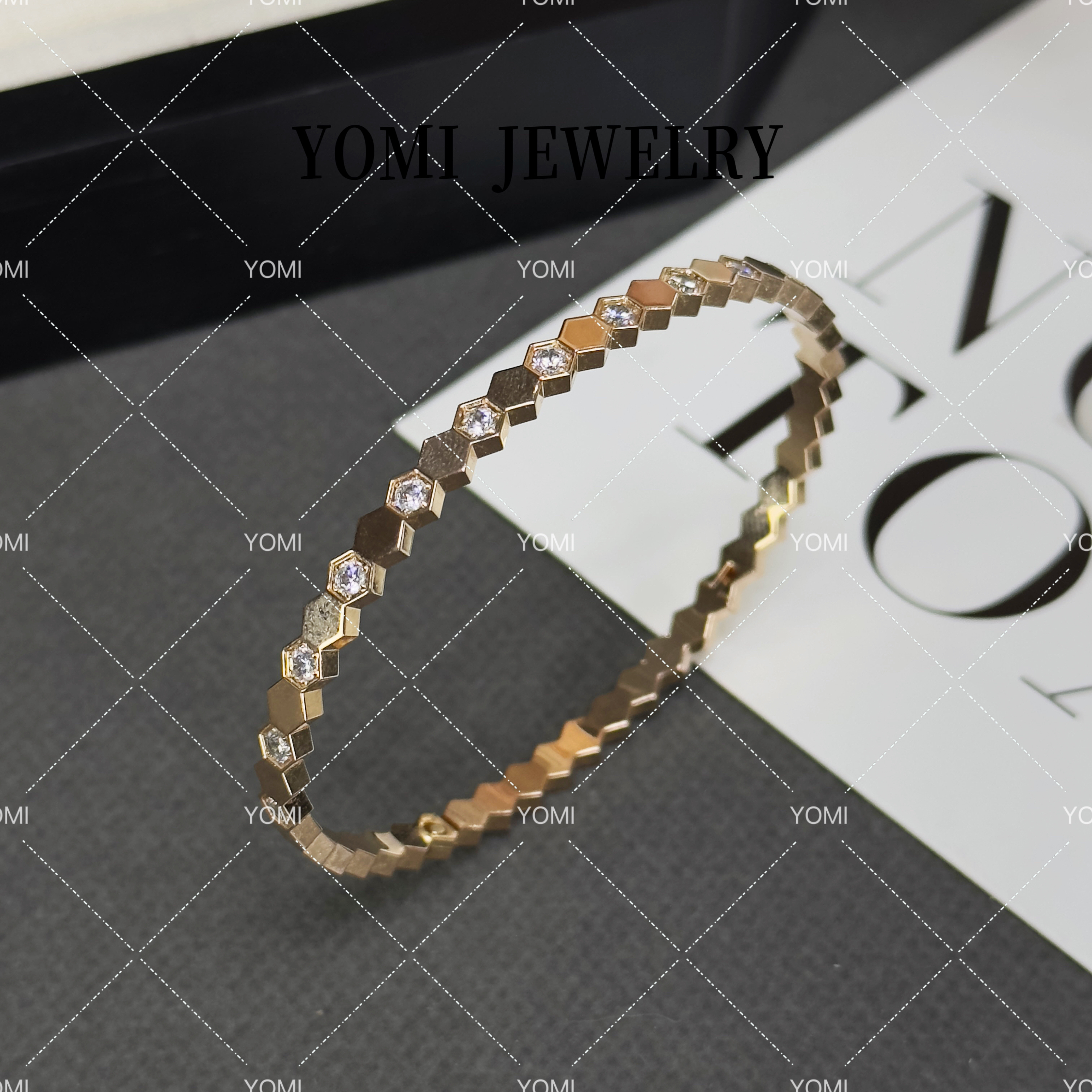 铜合金手镯 精致时尚轻奢小众镶钻手镯饰品金色镯子百搭蜂巢手镯