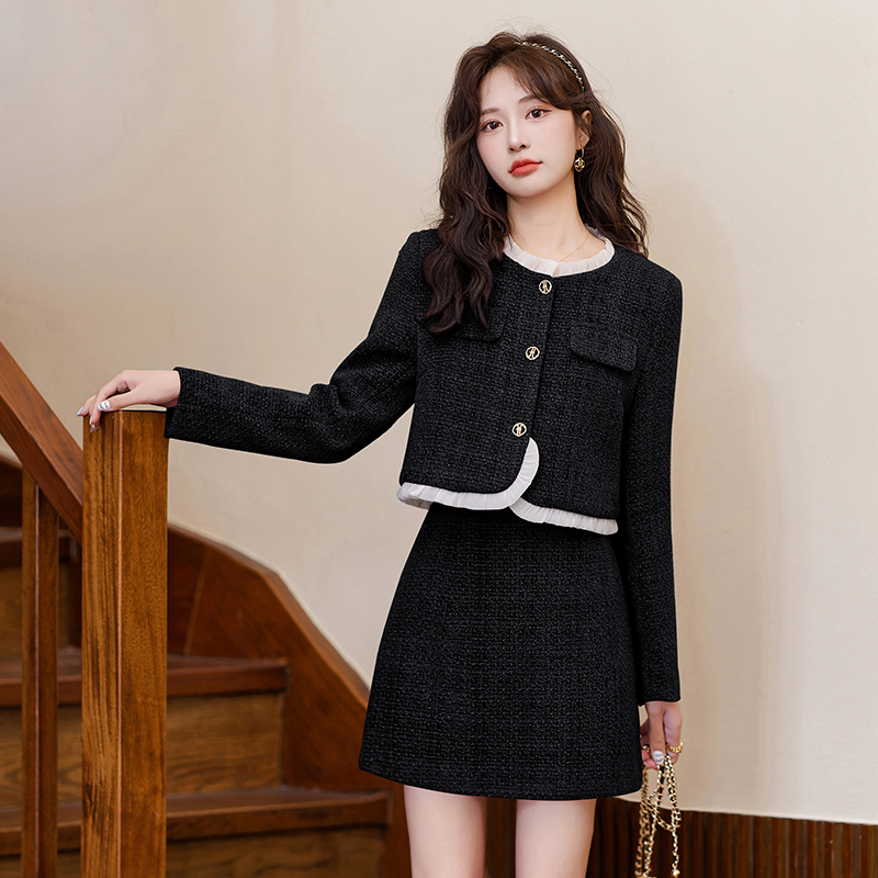 红色小香风套装短裙子新款礼服女秋冬小个子穿搭结婚当天新娘便装