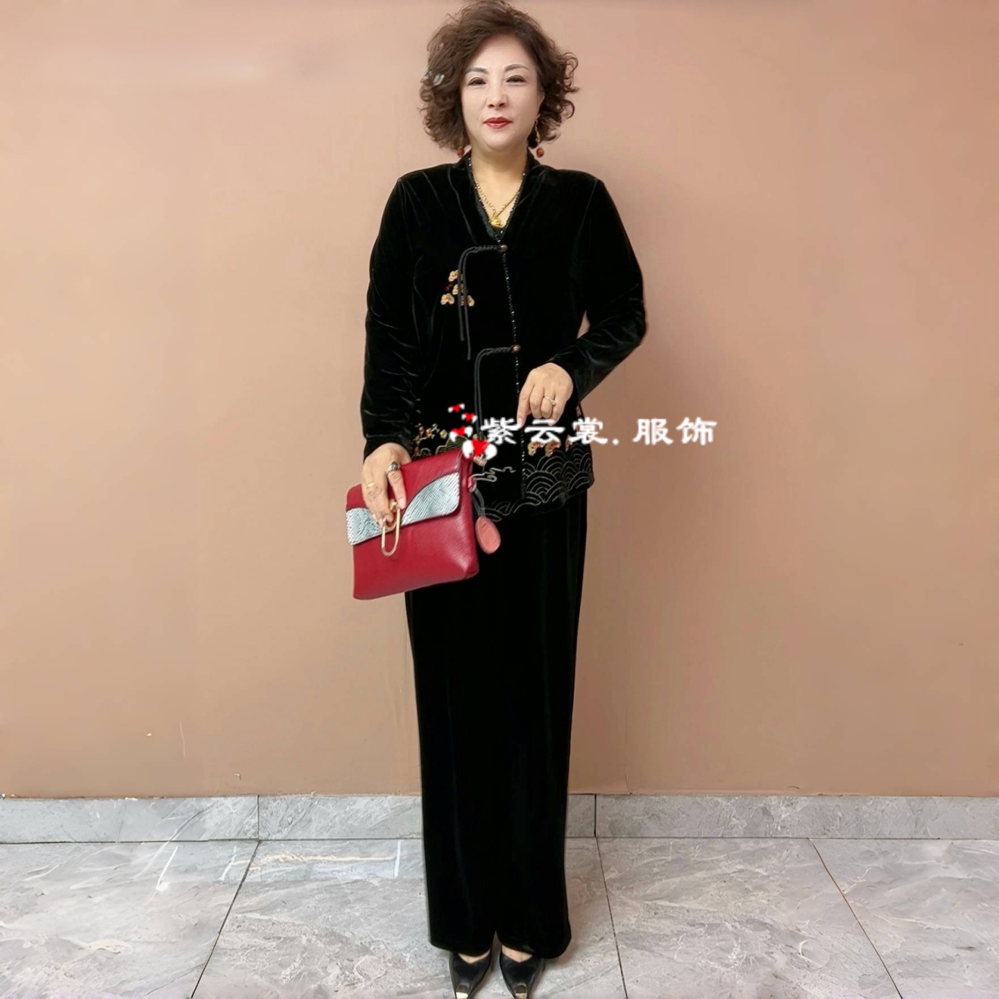 阔太太高端国风绣花丝绒开衫上衣遮肉显瘦时尚妈妈阔腿裤两件套装