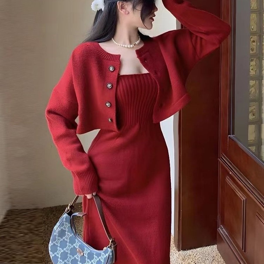 早春穿搭套装裙女2025新款感小香风韩剧红色毛衣连衣裙两件套