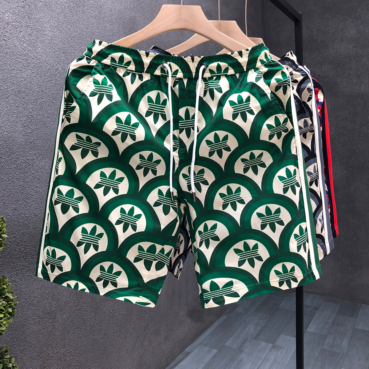 潮流印花短裤男款潮牌帅气半截裤2025夏季新款男士高端休闲五分裤