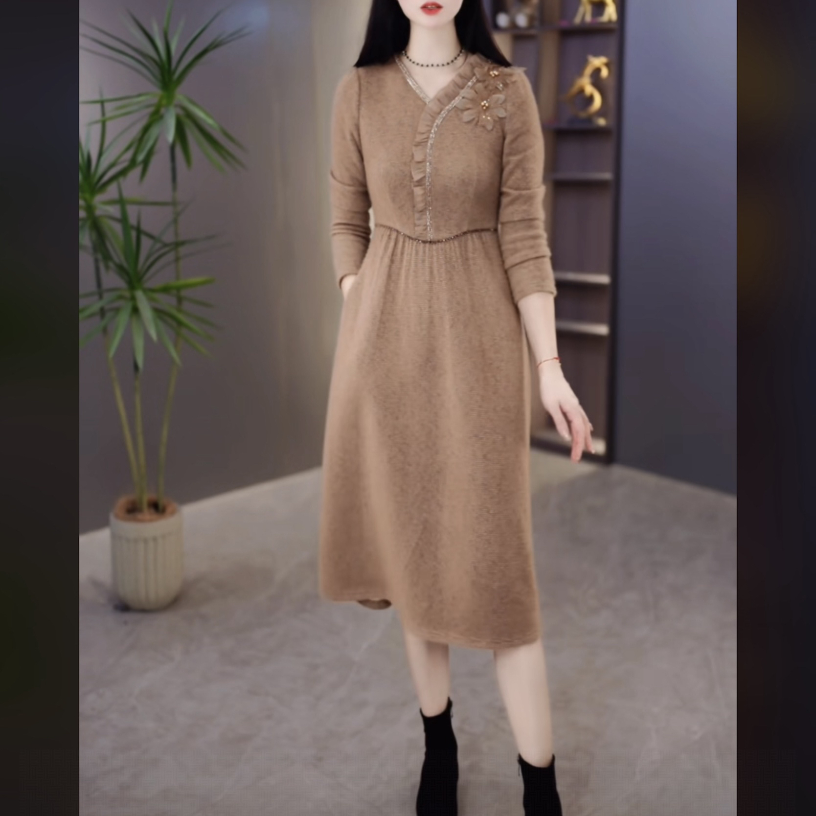 【连衣裙】2025冬季新款洋气加绒加厚优雅时尚高级显瘦打底连衣裙