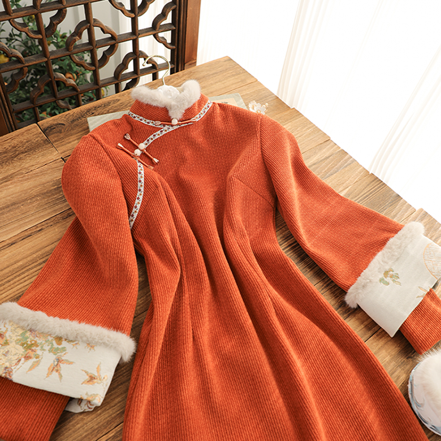 俏娘鱼复古优雅新中式保暖毛绒领旗袍女2025冬新款日常可穿年轻款