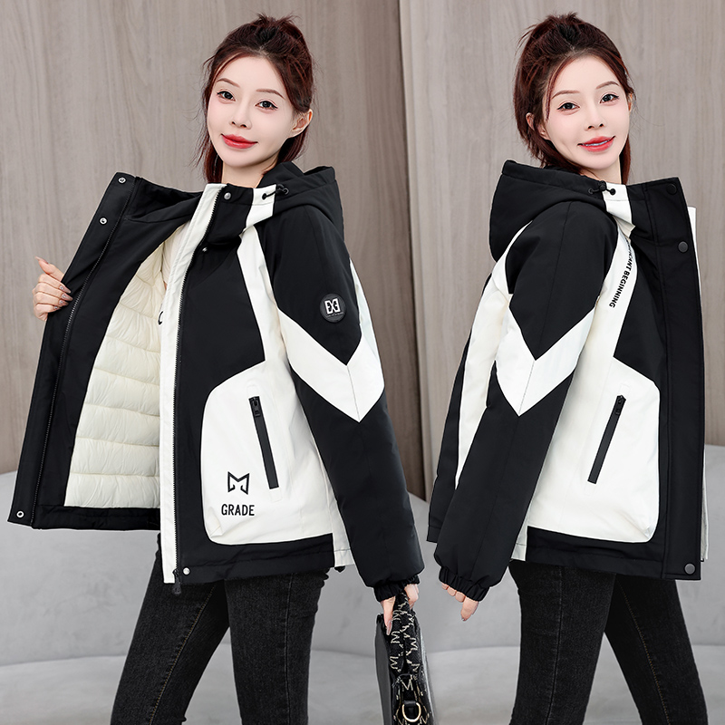 2025冬季洋气棉服女短款冲锋衣时尚保暖加厚棉衣新款宽松棉袄外套