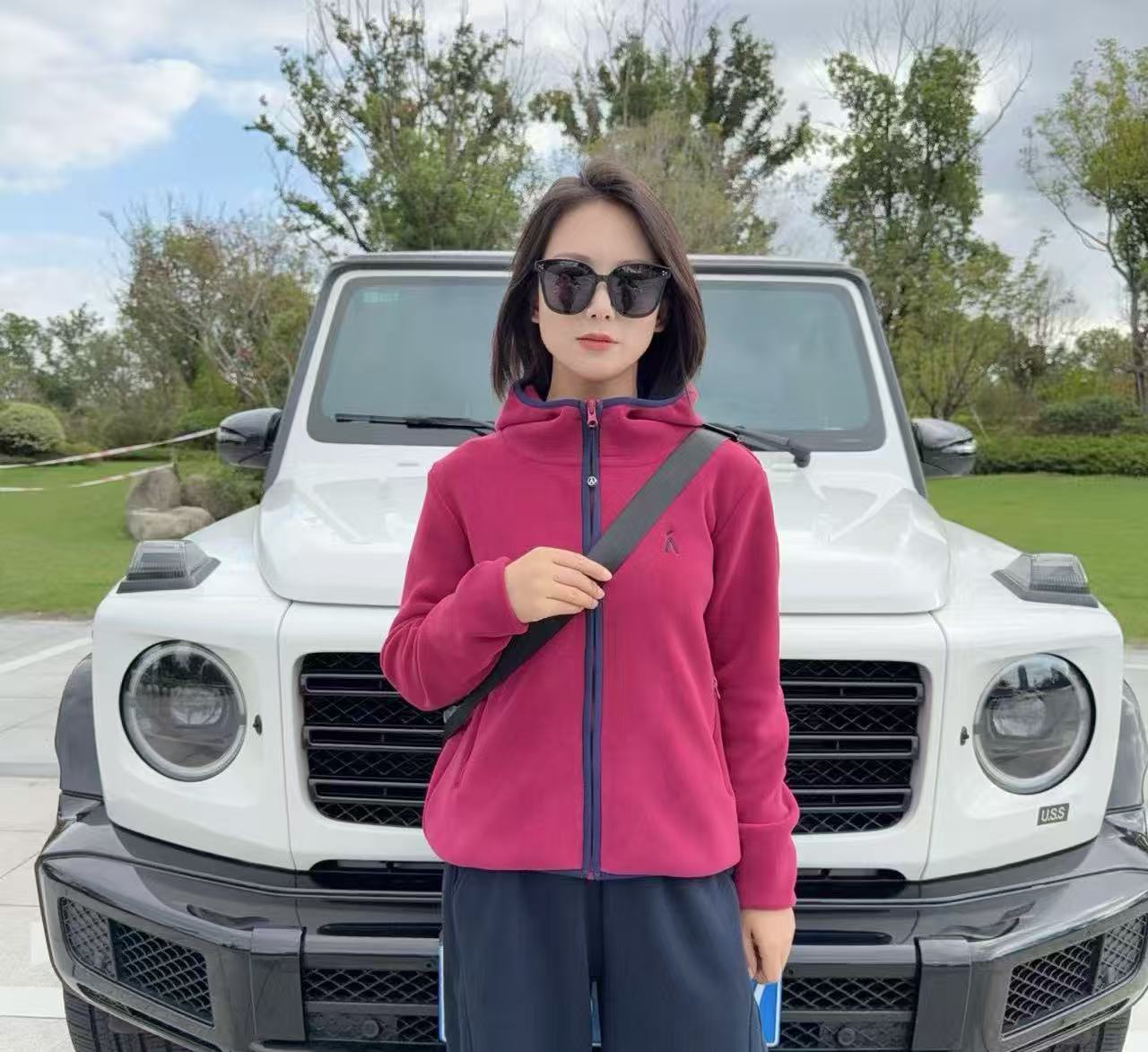 东力！25新款时尚洋气撞色边设计感小众连帽卫衣（24332）