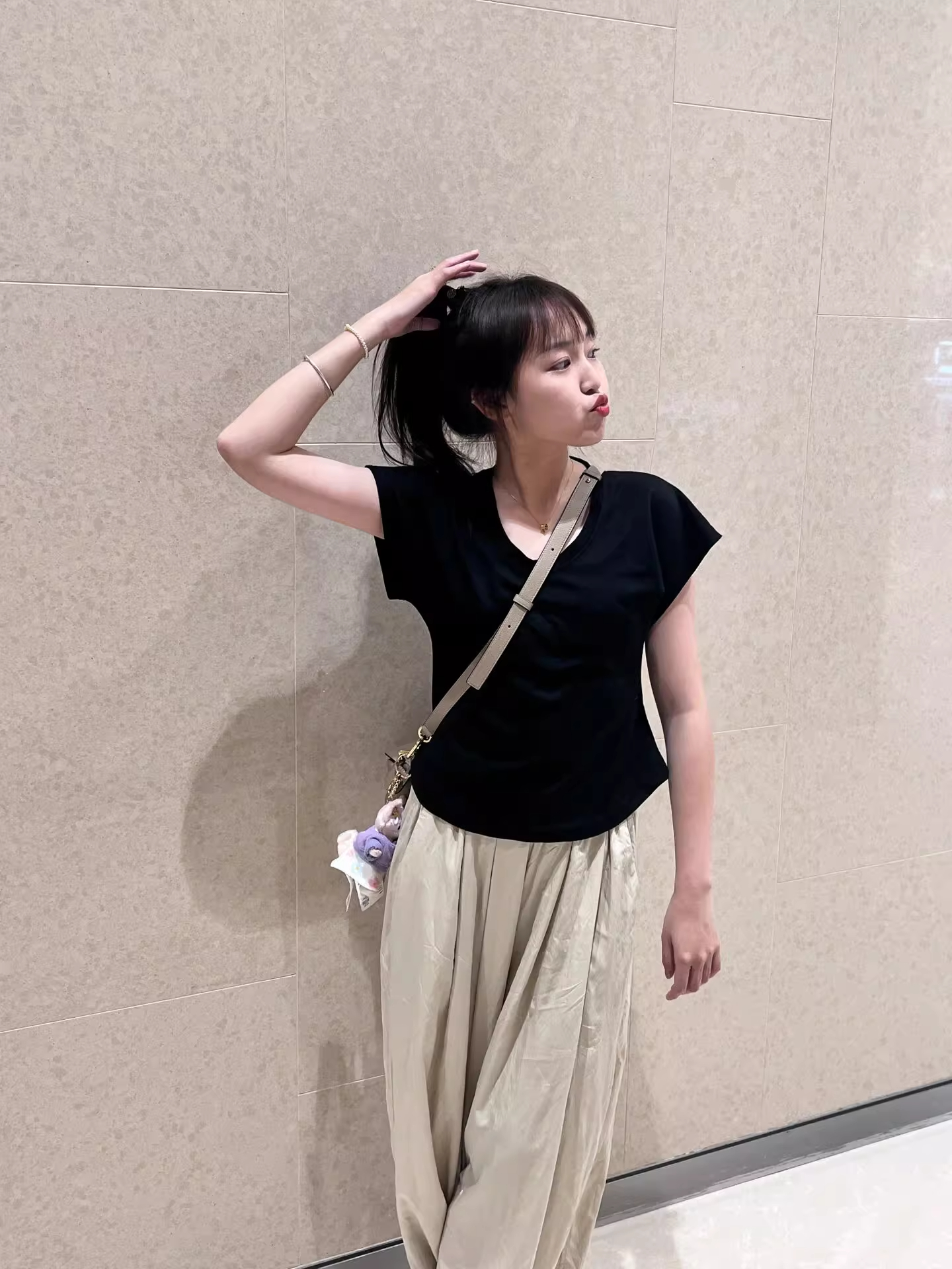 新疆棉纯色抗起球短袖圆领褶皱T恤休闲时尚短款气质韩版修身上衣