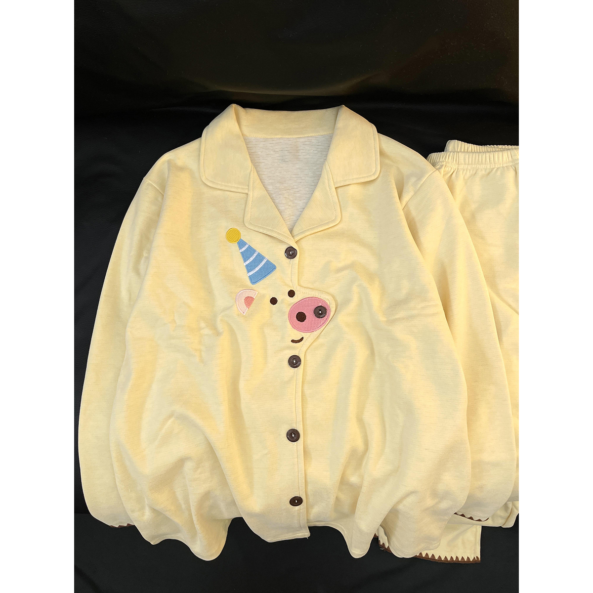 黄色可爱小猪设计感德绒睡衣女春秋保暖宽松显瘦居家服套装可外穿