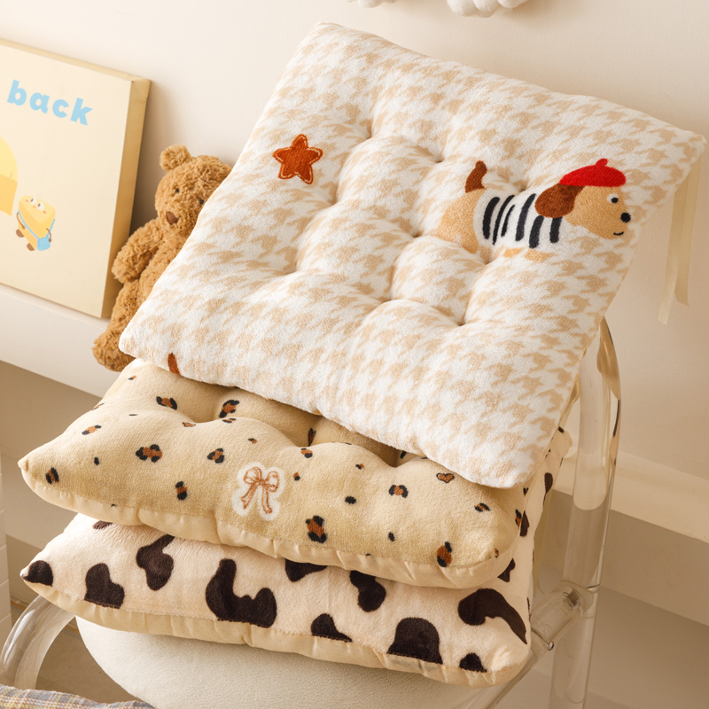 秋冬款方形椅子坐垫居家用教室上课学生凳子垫防滑底儿童地板垫子