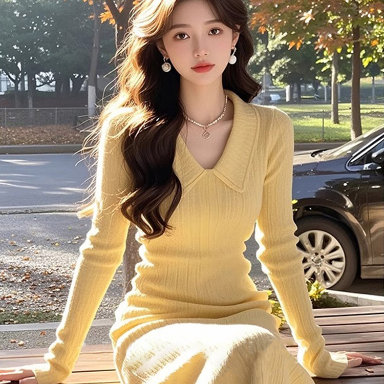 韩国高级感气质绝美亮黄色polo领针织连衣裙女秋季2025新款长裙子