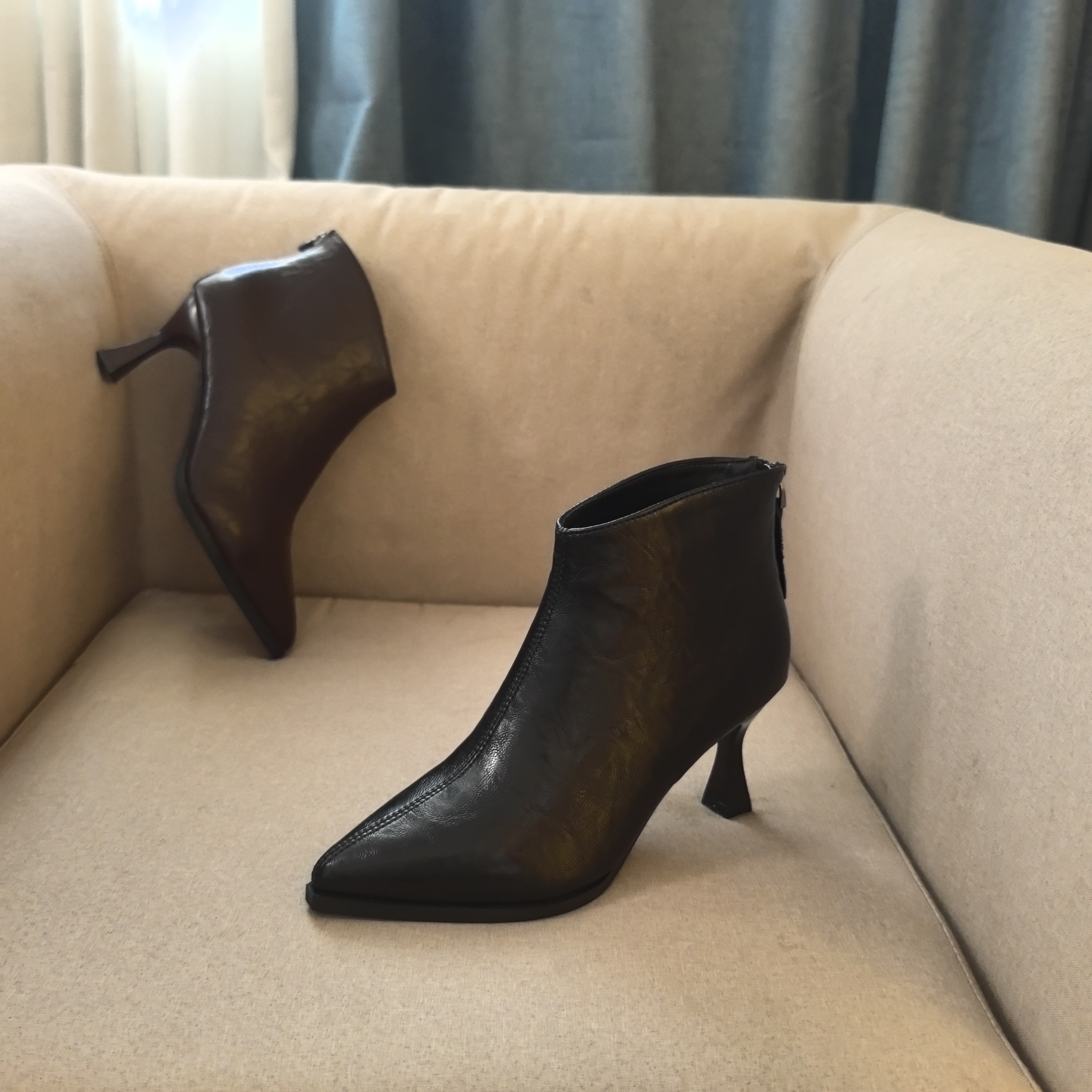 软皮高跟鞋尖头细跟黑色秋冬百搭短靴性感裸靴气质中跟矮筒女靴