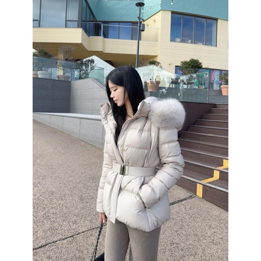 2024 K-Style 90白色鸭绒加厚羽绒服冬季新款真狐毛连帽腰修身Loo