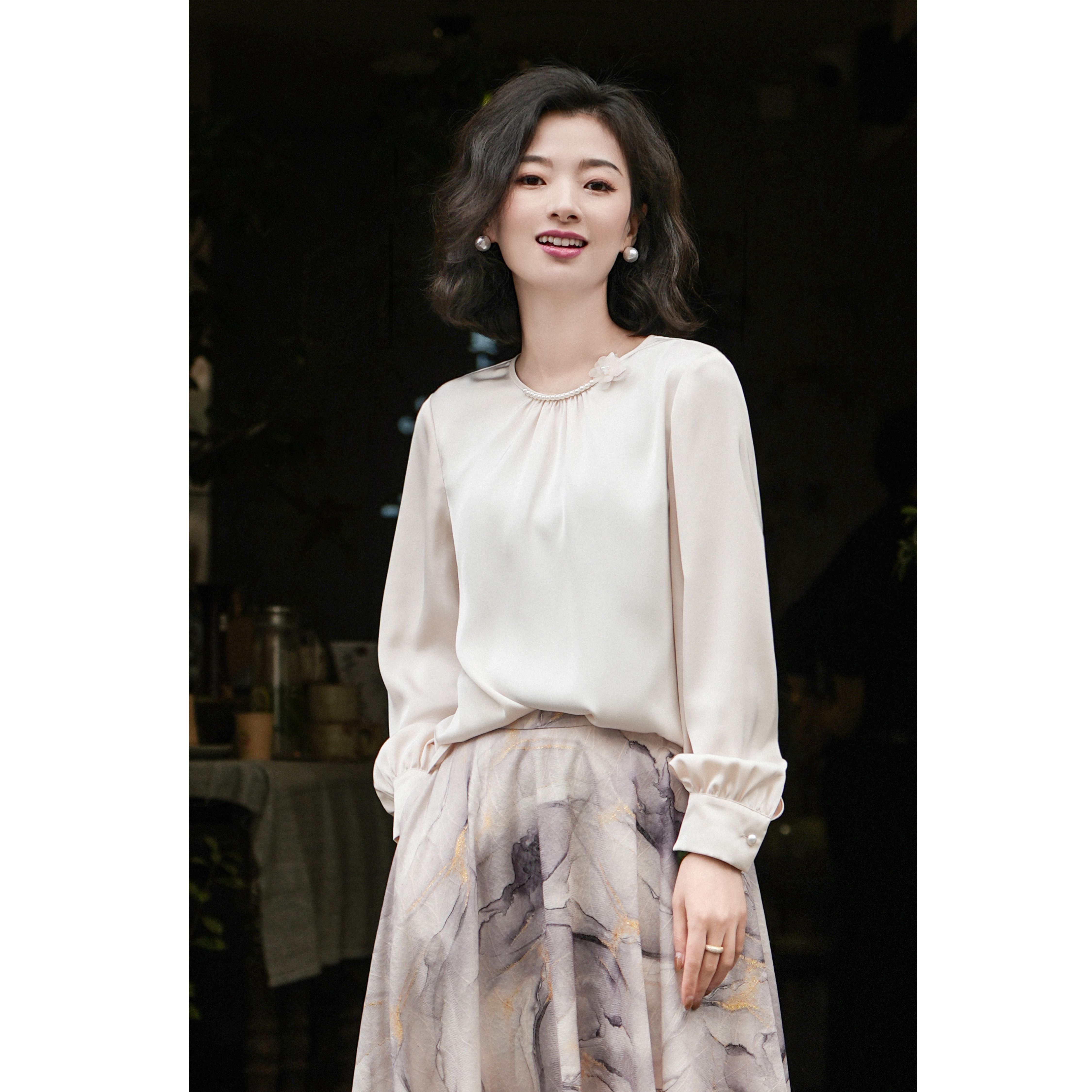 西子/【梨花白】法式圆领钉珠缎面职业通勤气质衬衫/SYZY089