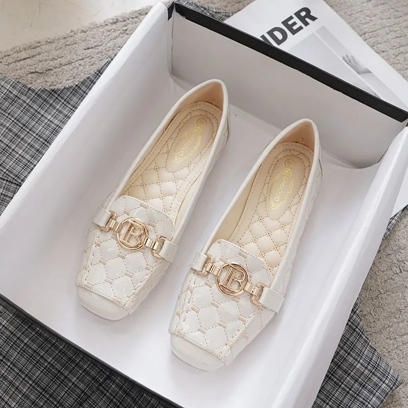 豆豆鞋女2025年新软底舒适浅口上班族四季大码女鞋百搭单鞋妈妈鞋