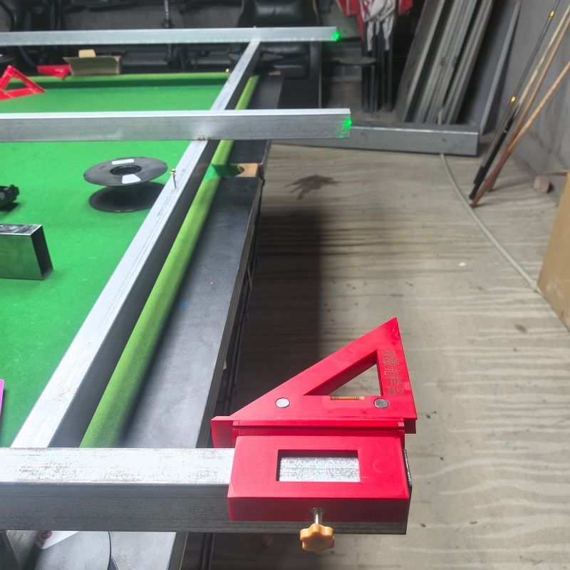 镭射激光直角尺,水平尺,专为找直角而设计!强光百米可见!