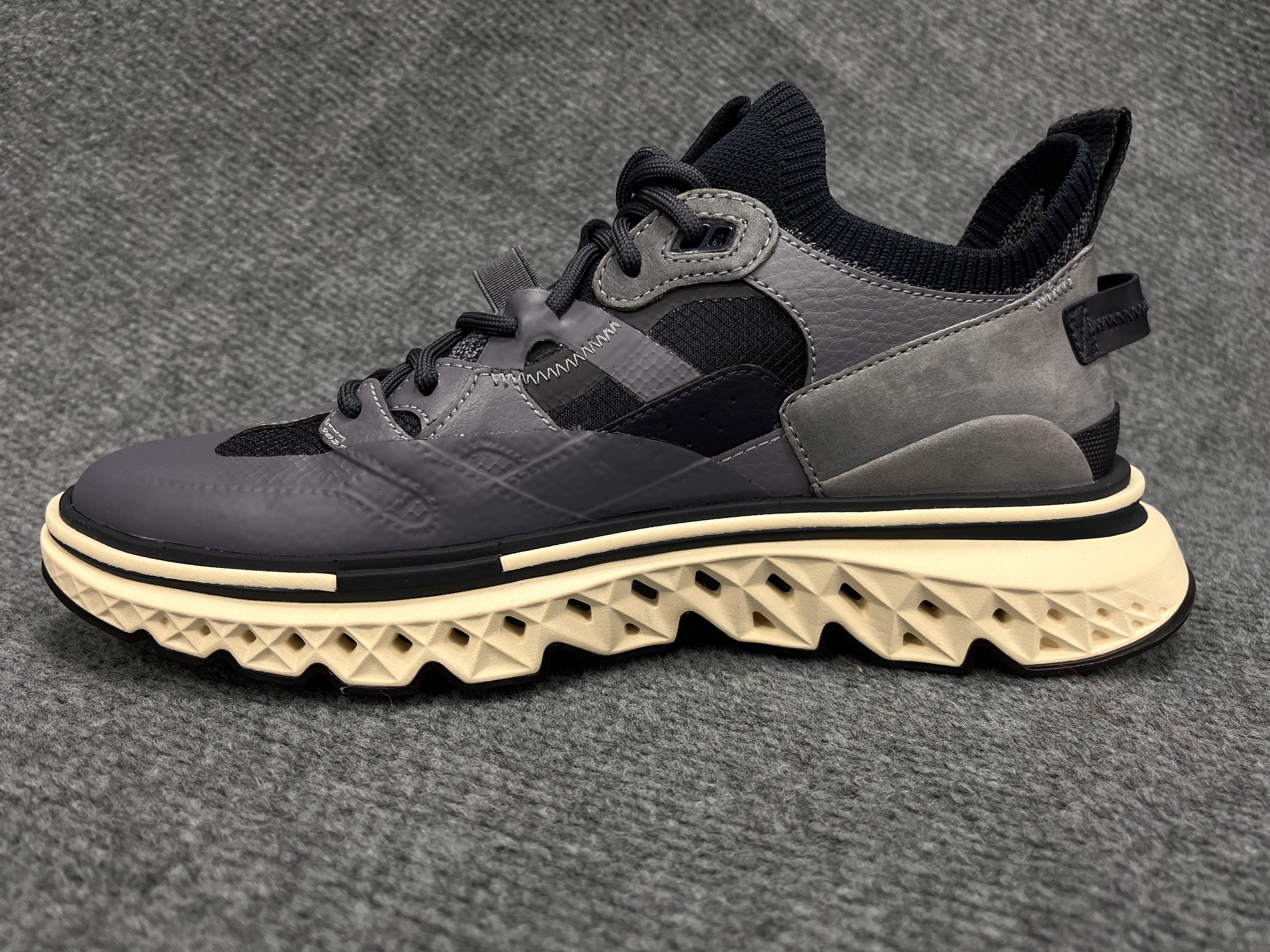 ColeHaan/歌涵男款钻石底老爹鞋蓝色 C38966默认微瑕