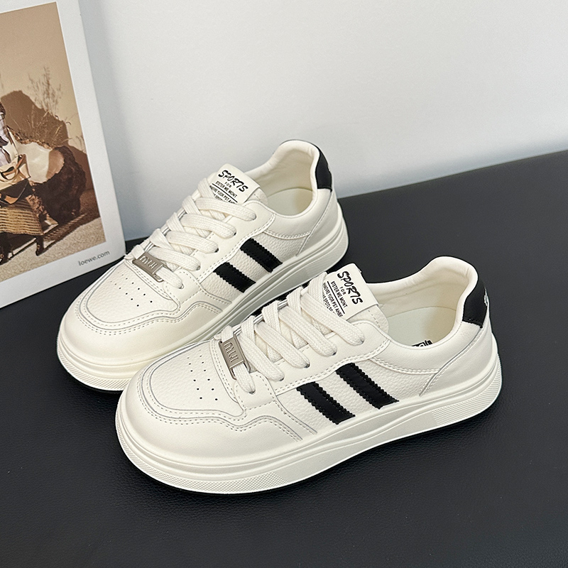 2025年秋季拼色平跟系带板鞋网红爆款时尚百搭简约软底休闲小白鞋