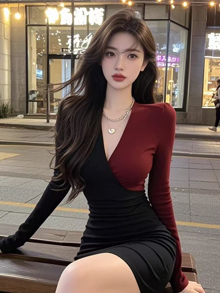 千金名媛风撞色拼接V领长袖黑色连衣裙女春秋时尚气质修身包臀裙