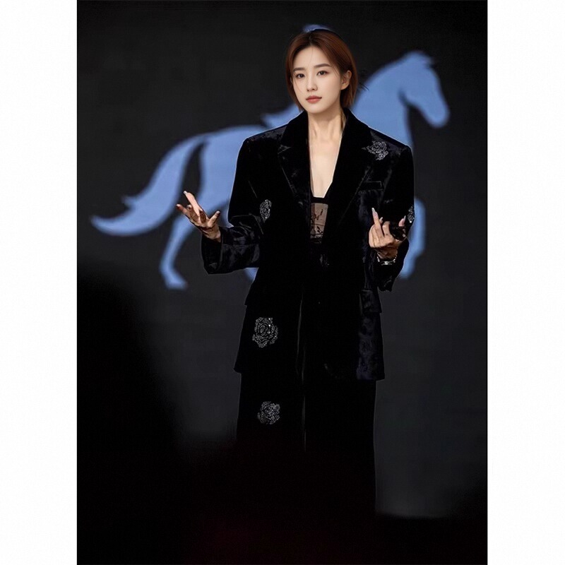 高端轻奢时尚气质西服套装新款重工烫钻丝绒西装阔腿裤两件套