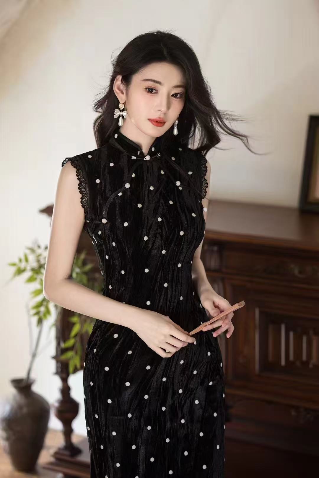 风华《波斯星夜》波点丝绒蕾丝袖口网红爆款简约时尚百搭修身旗袍