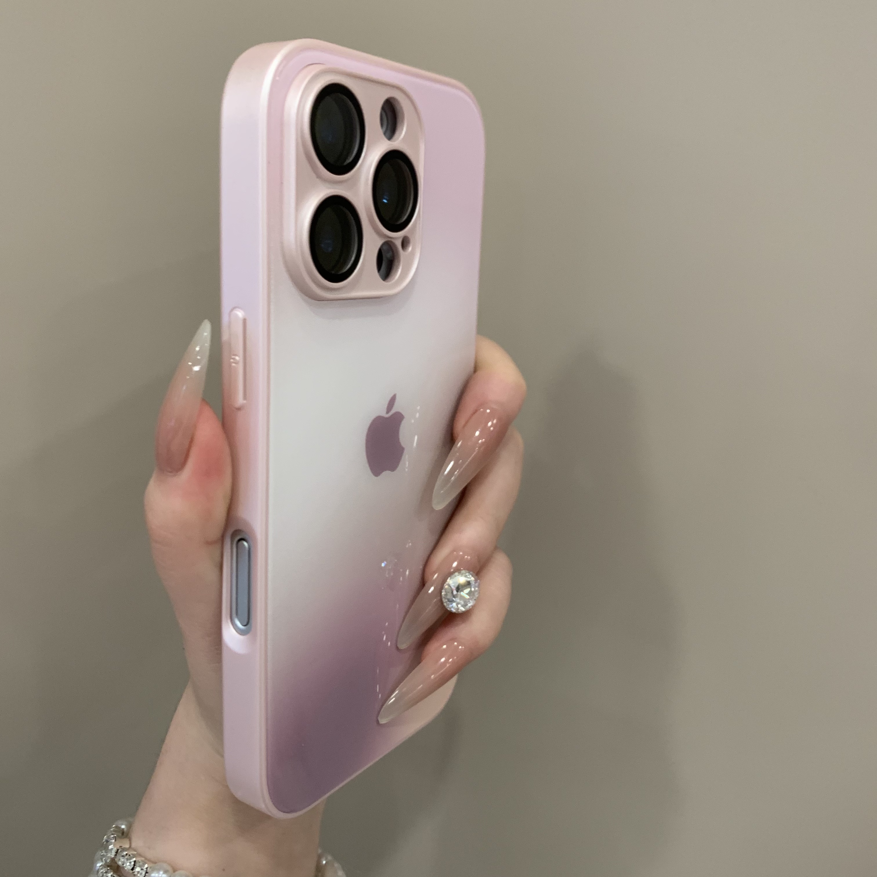 晕染渐变适用于苹果15Promax手机壳简约iPhone14带镜头膜12磨砂13