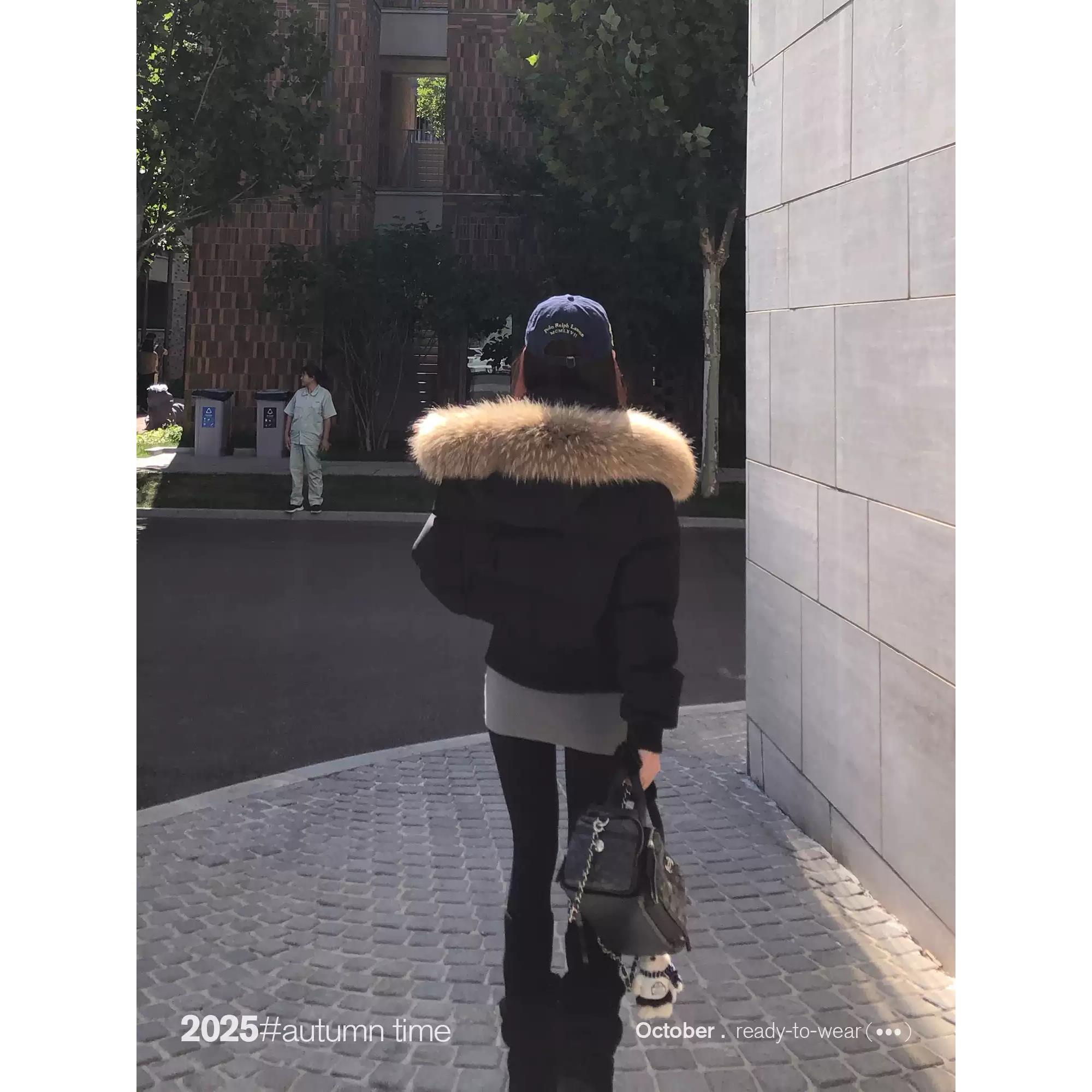 羽绒棉服黑色短款大毛领连帽服女冬季2025新款收腰显瘦袄洋气晋江