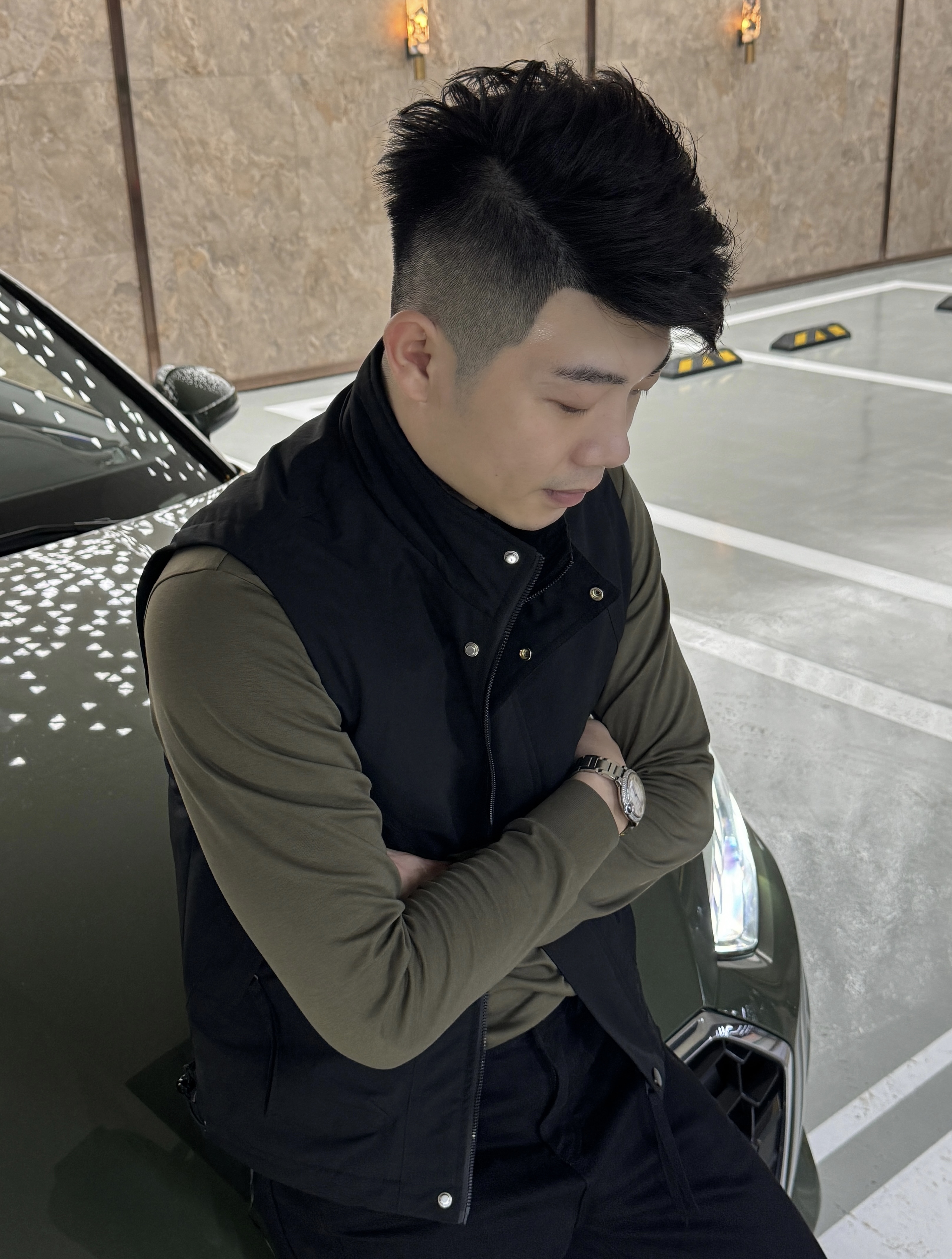 2025秋冬新款简约百搭男士修身马甲立领日常通勤纯色时尚马甲8908