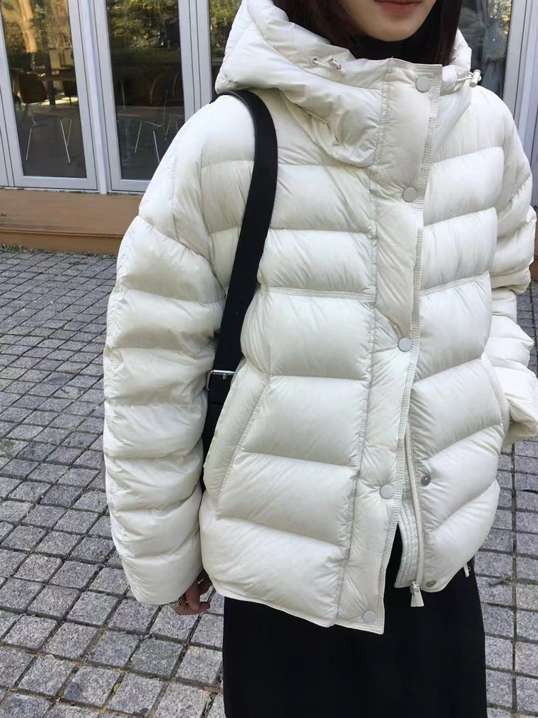 [90白鸭绒]韩版磁吸扣排骨连帽云感厚中款泡芙羽绒服