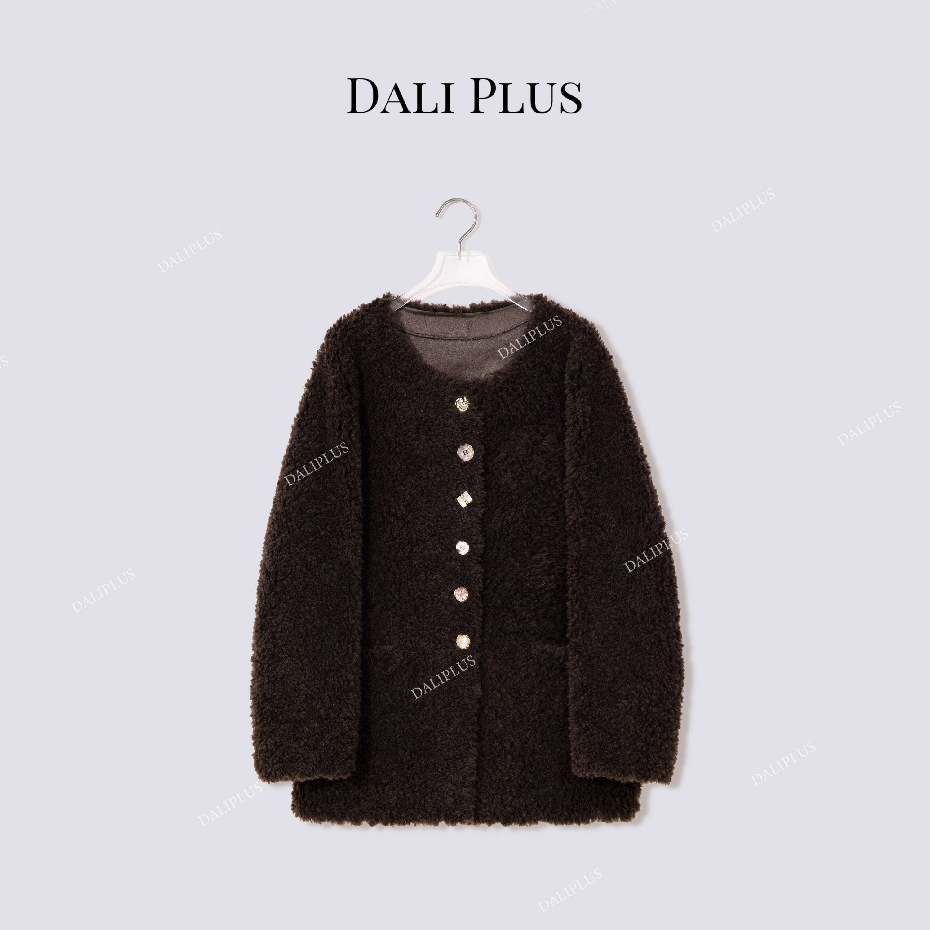 DALI PLUS100绵羊毛深巧色颗粒毛‘’不规则独特纽扣大衣-D5MM3092