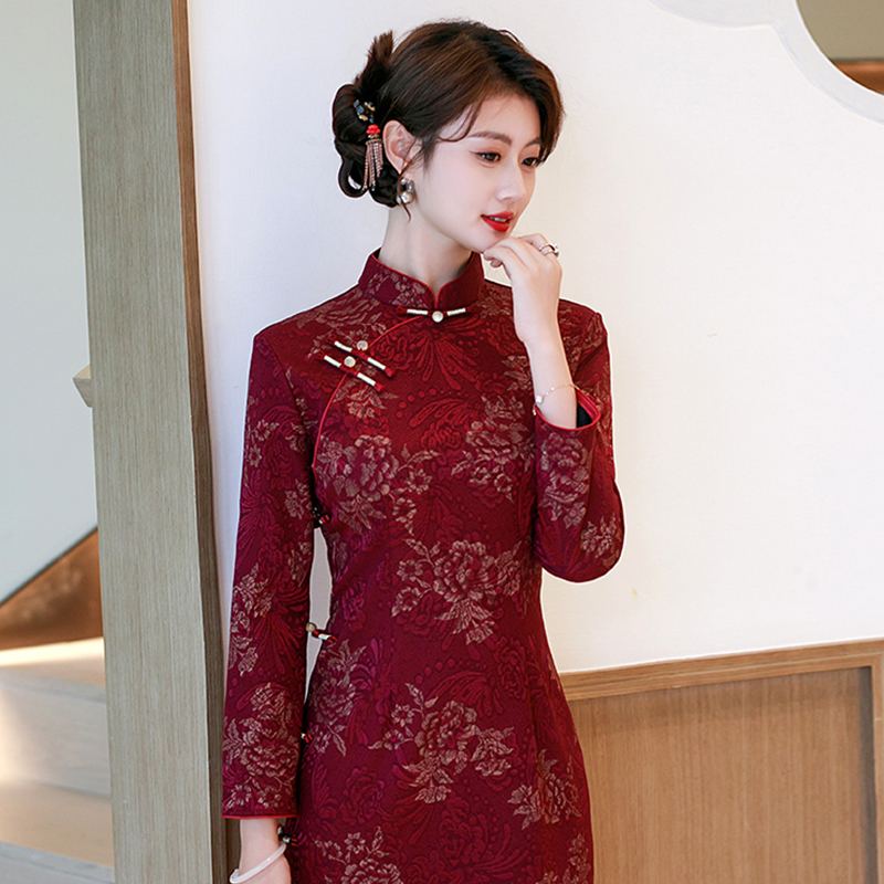 喜婆婆婚宴装加绒加厚2025新款改良妈妈连衣裙秋冬天儿子结婚旗袍