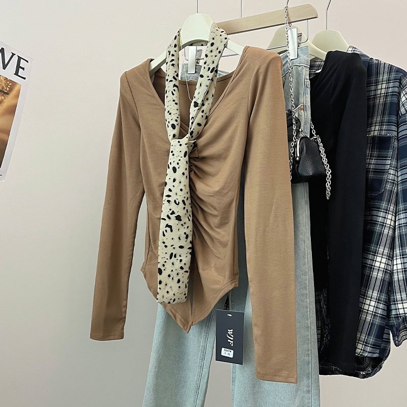 韩系辣妹豹纹领带长袖T恤女春秋冬新款纯欲修身内搭打底衫V领睡衣