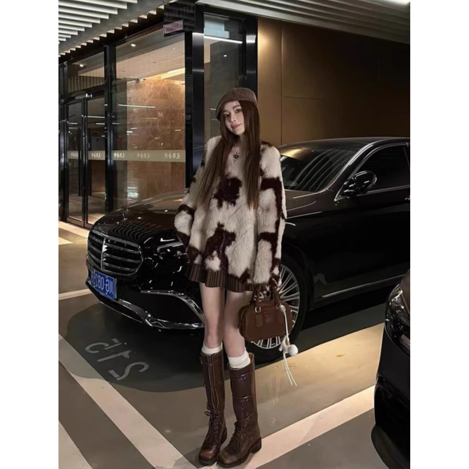 【琥珀晕染】时尚套装仿水貂毛V领套头毛衣加厚字母标百褶裙两件套