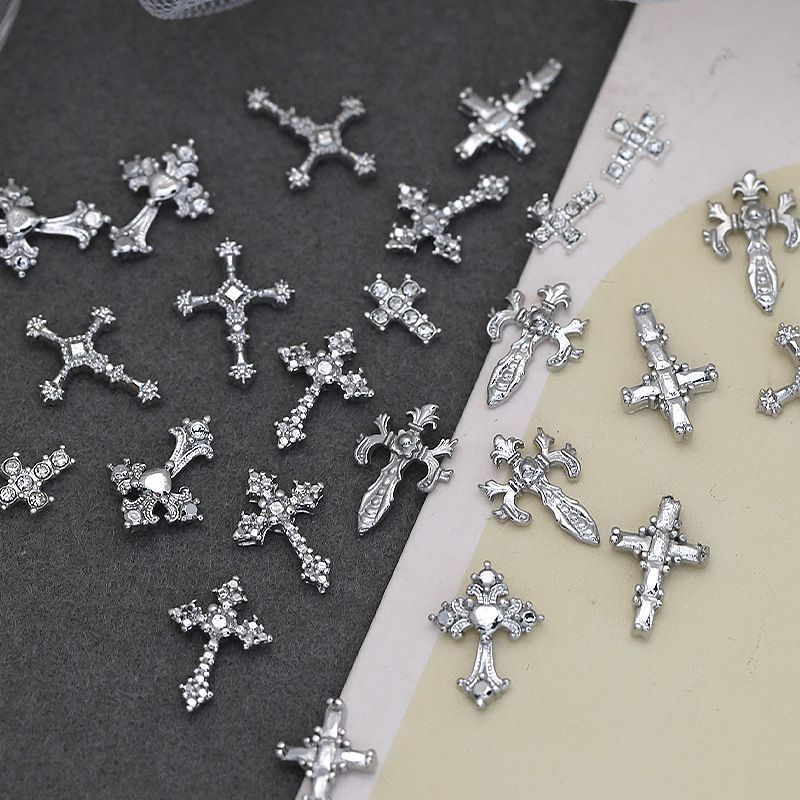 复古暗黑十字架美甲饰品新款合金克罗心金属风穿戴甲指甲钻装饰