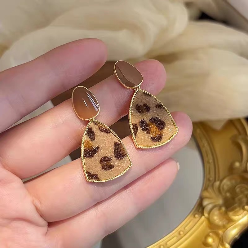 铜合金布艺耳饰 叁拾 法式复古轻奢豹纹拼布几何百搭耳饰