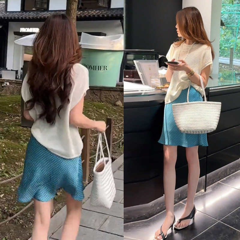 气质辣妹薄款短袖上衣女夏季2025新款高腰A字波点半身裙两件套装