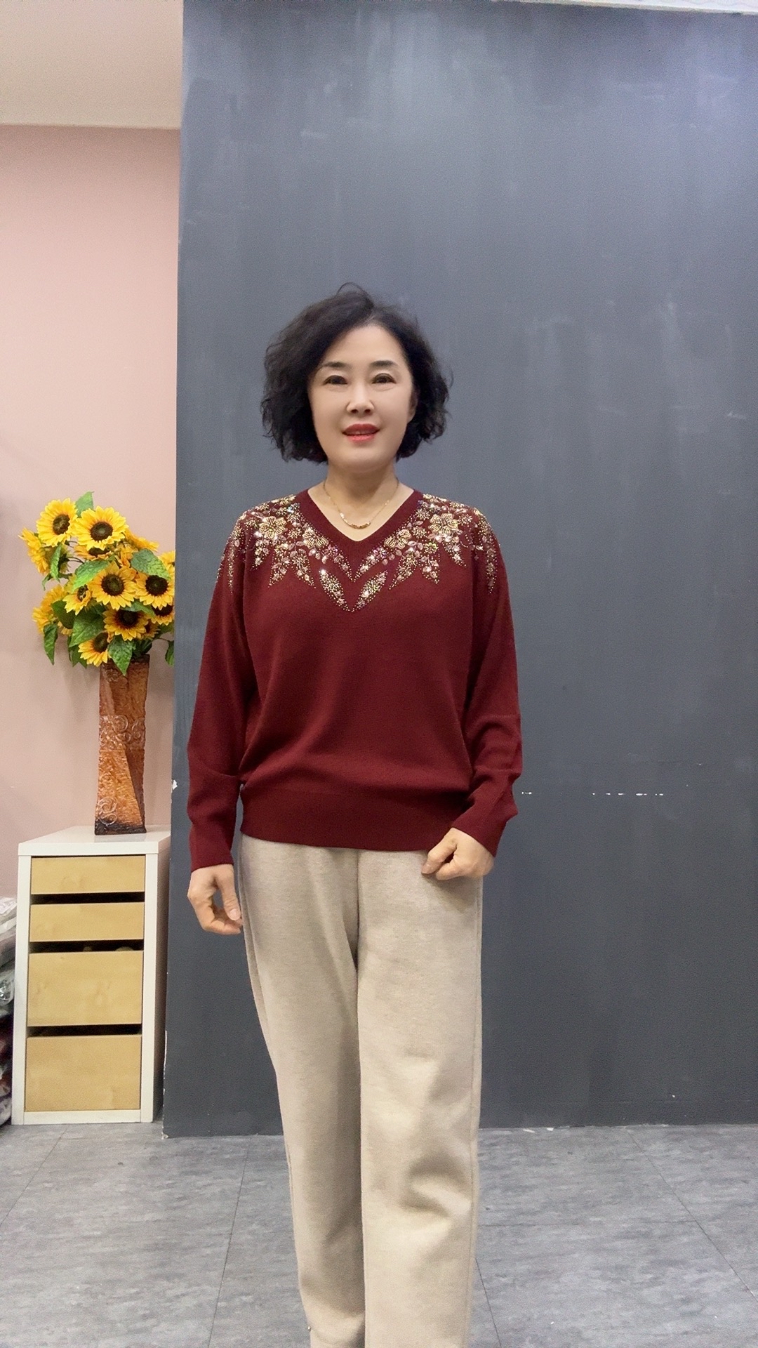 淑女风柔美重工串珠针织上衣