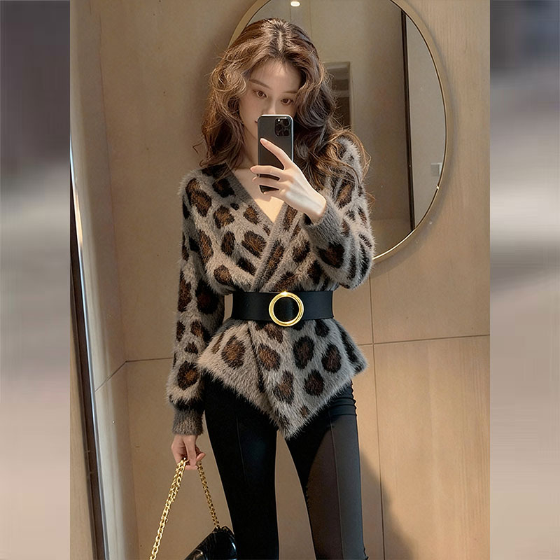 小香风灰色豹纹上衣女2025冬季新款巨好看小众设计感独特漂亮毛衣