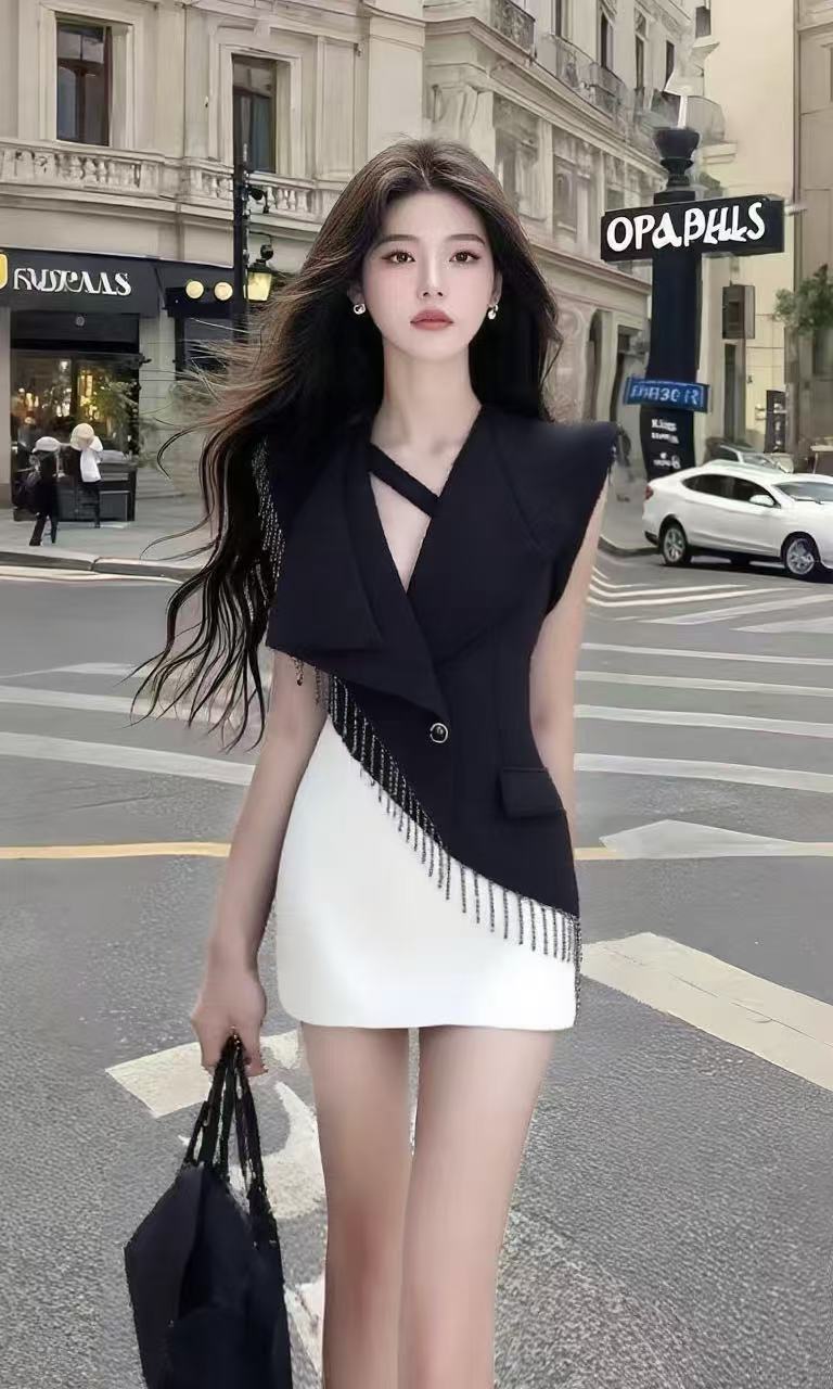 新款时尚撞色不规则领别致设计感修身连衣裙温柔知性风氛围感穿搭