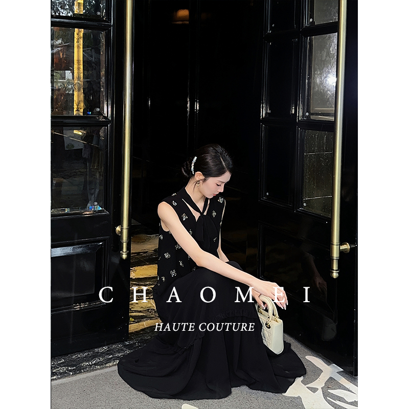 冯（CHAOMEI【星夜曲】千金风V领珠片法式绣花上衣+纱料半裙