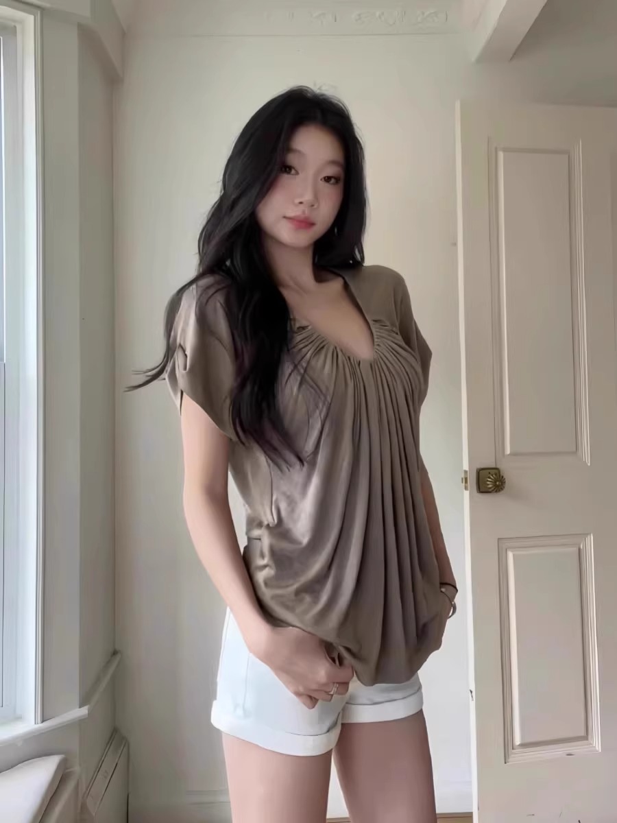 法式高级感褶皱U领正肩卡其色上衣女夏季性感慵懒宽松显瘦短袖T恤