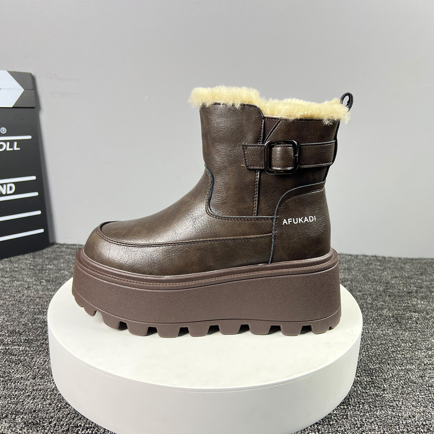 内增高雪地靴女2025冬季新款厚底小个子短靴防寒真皮加绒保暖女靴