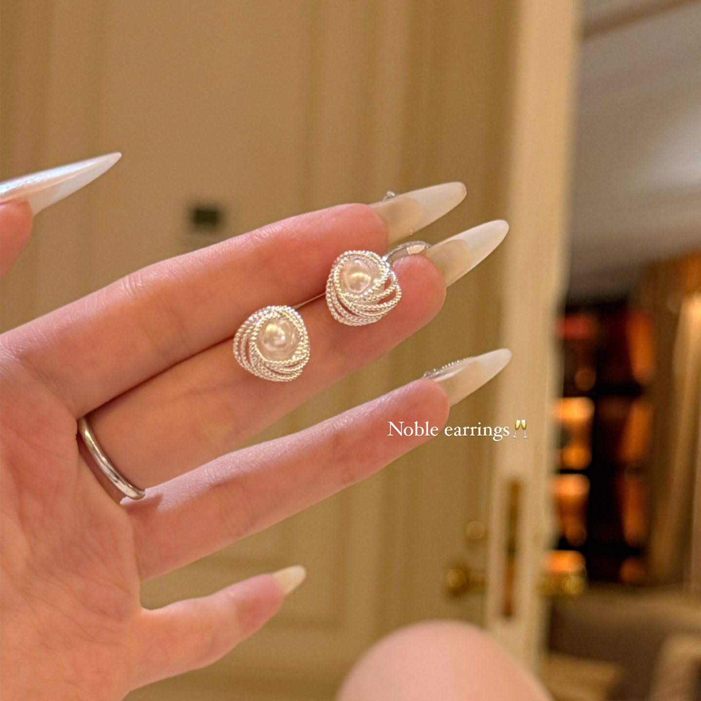 法式缠绕蕾丝仿珍珠耳钉女轻奢高级感气质耳环独特设计耳饰7808