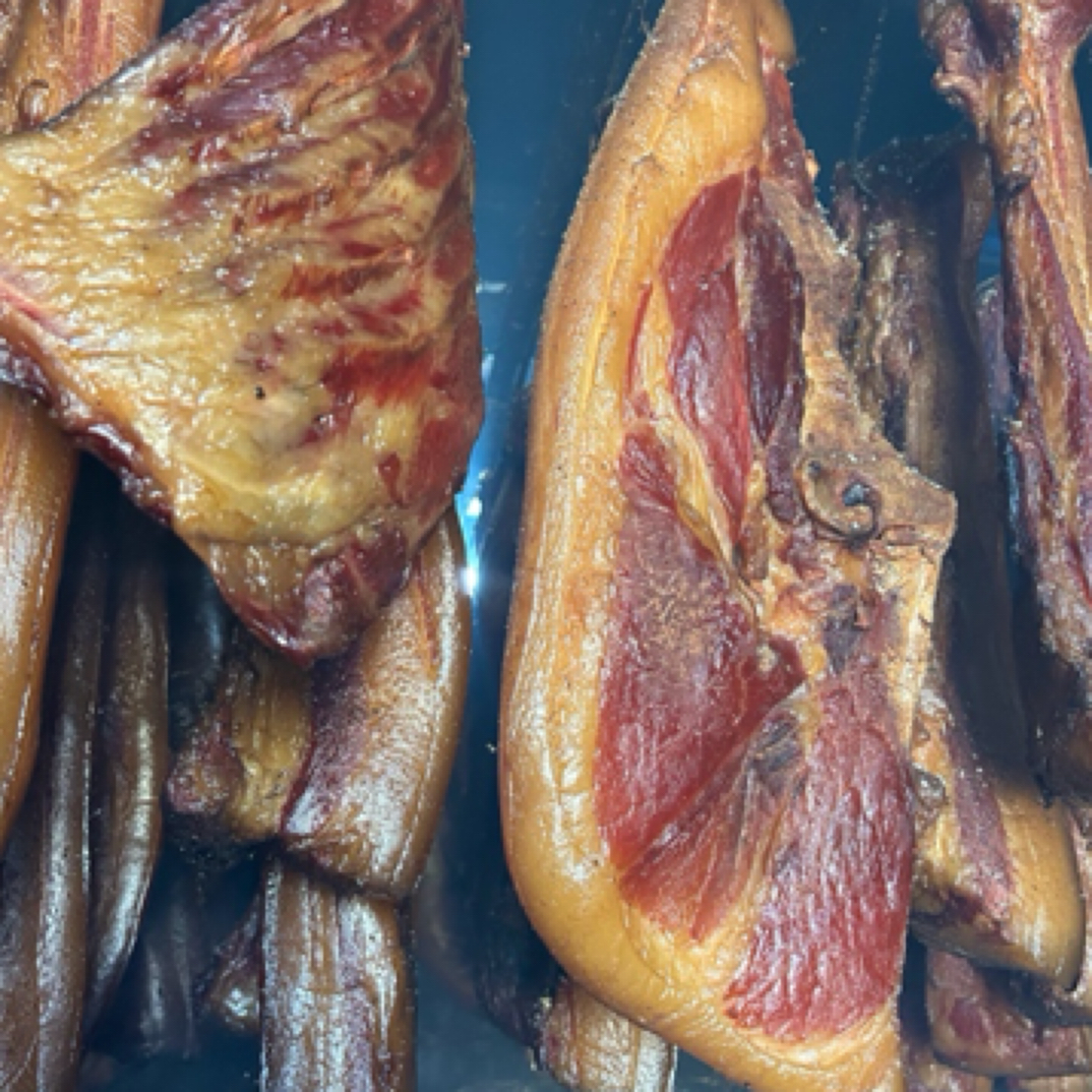 四川农家粮食猪肉腊肉柏乡烟熏腊肉五花肉二刀肉猪脚杆现场称重