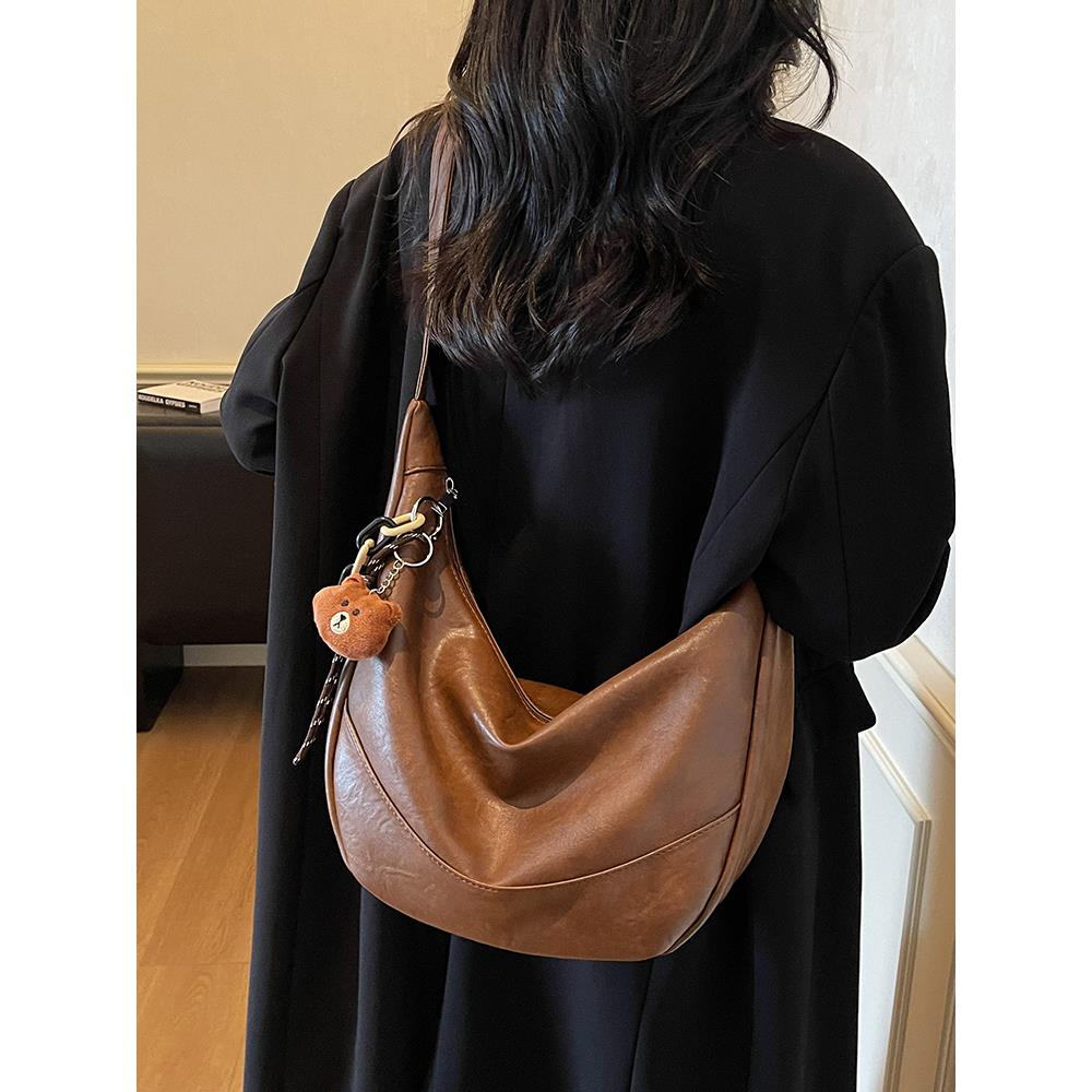 通勤大容量包包女式2025新款秋冬软皮单肩斜挎包高级感时尚饺子包